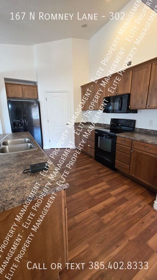 Foto del edificio - 167 N Romney Ln