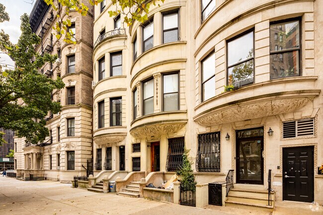 Building Photo - 304 W 106th St