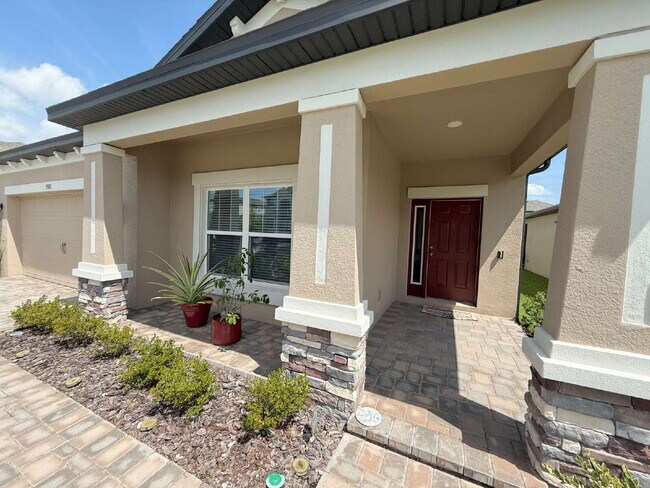 Building Photo - "Charming 3-Bed Oasis with 2 Full Baths in...