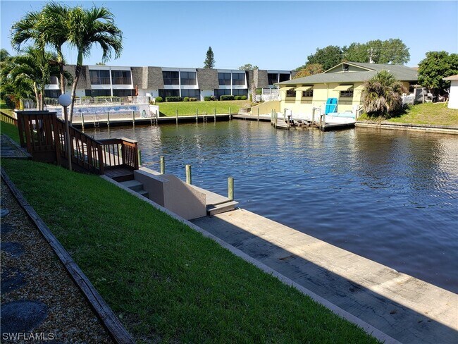 Building Photo - 1011 SE 38th Terrace