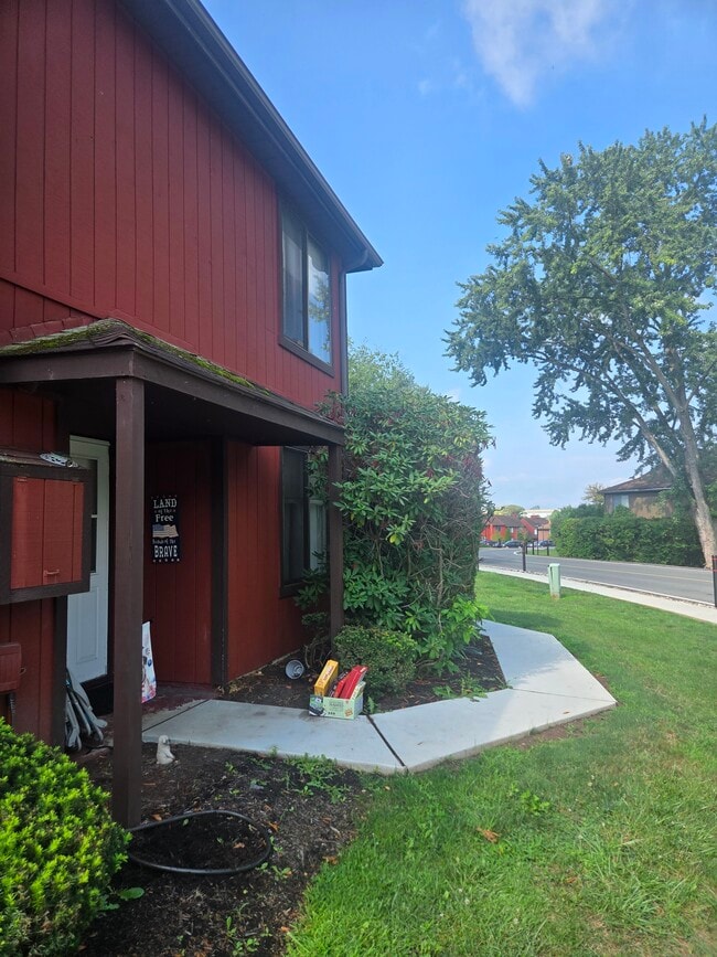 Building Photo - 28-6 Wister Way
