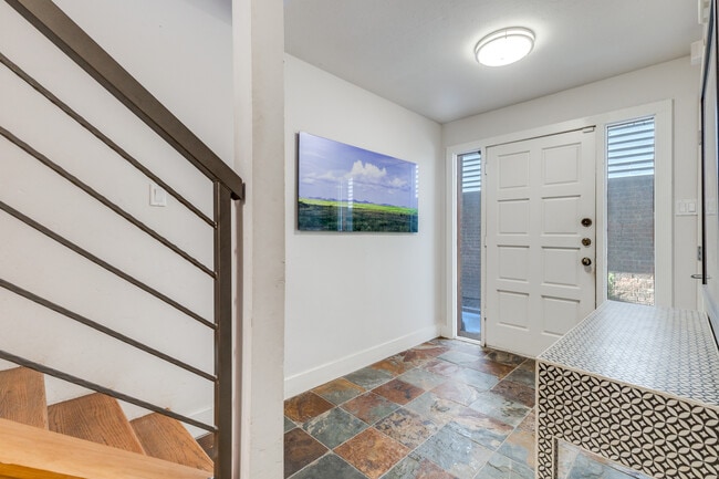 Foto del edificio - 4411 Gilbert Ave