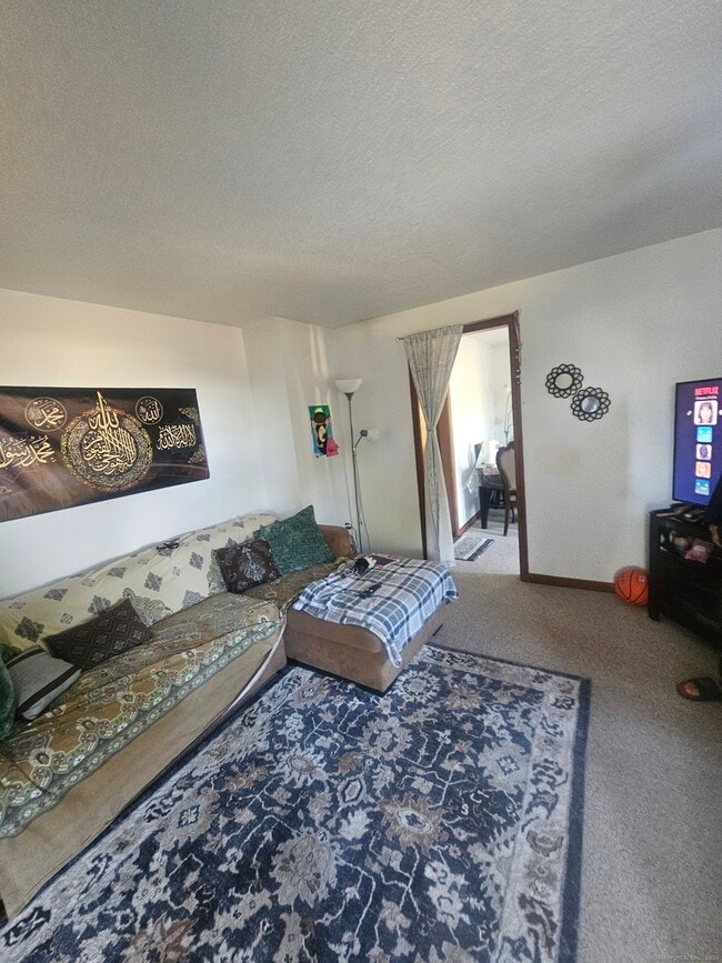 Building Photo - 49 Long Meadow Dr
