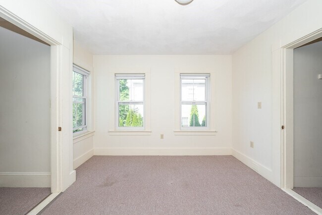 Building Photo - 14 B Hartford St