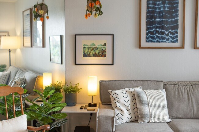 Foto del edificio - 1 Bedroom + 1 Bathroom Condo | Channel Islands HOA | Oxnard | Monthly Furnished Rental