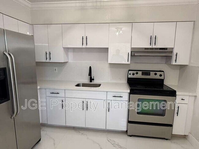 Foto del edificio - 3128 SW 12th Pl