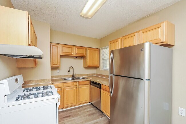 Foto del edificio - 824 Renfro Dr