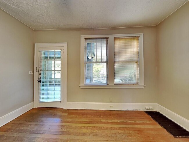 Foto del edificio - 1539 N Morningside Dr NE