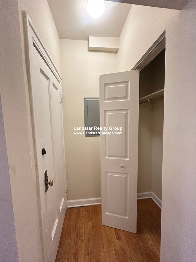 Foto del edificio - 1313 W Touhy Ave