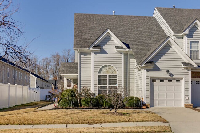 Building Photo - 4023 Abercorn Dr