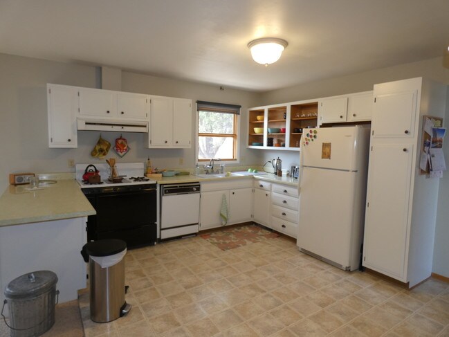 Foto del edificio - 303 E 34th St