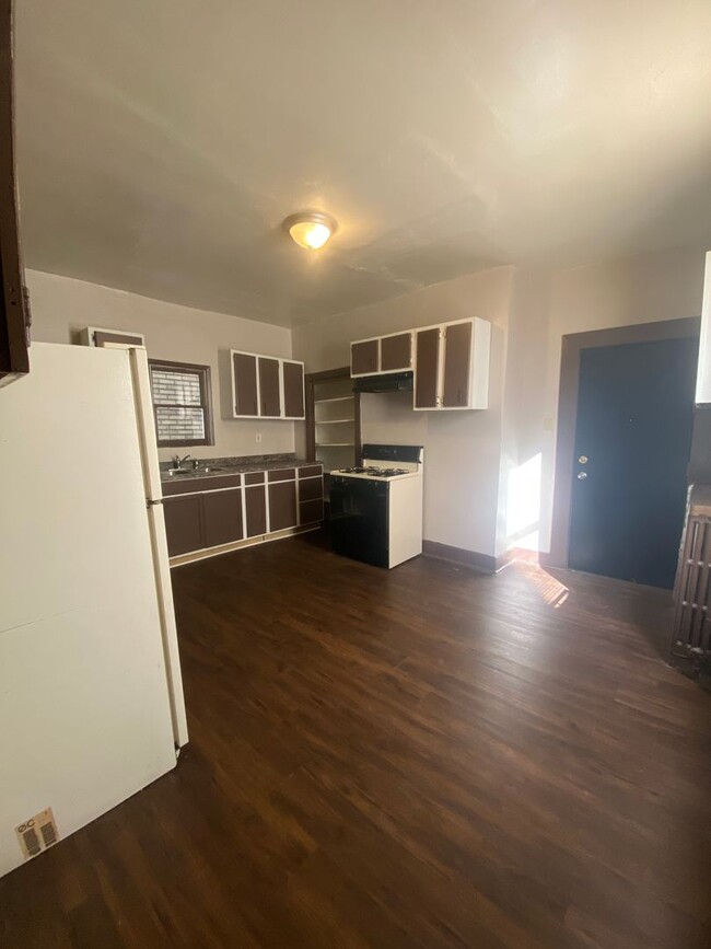 Building Photo - Renovated home in Braddock 2 bedroom Secti...