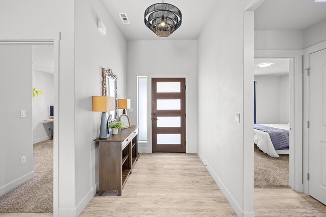 Foto del edificio - Stylish Inside, Stunning Outside