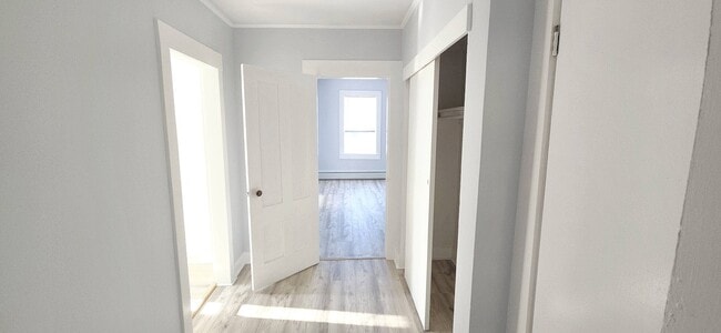 Building Photo - 50 Meadow St