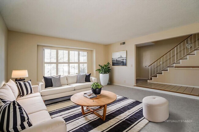 Foto del edificio - 10612 Rose Cir