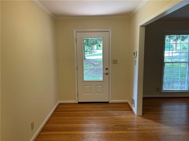 Building Photo - 430 Elden Dr NE
