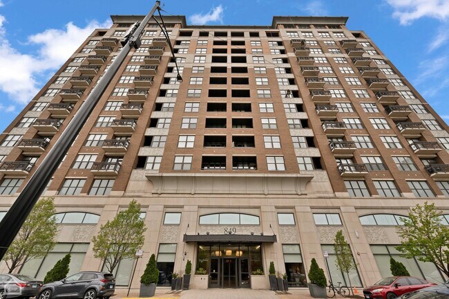 Foto del edificio - 849 N Franklin St
