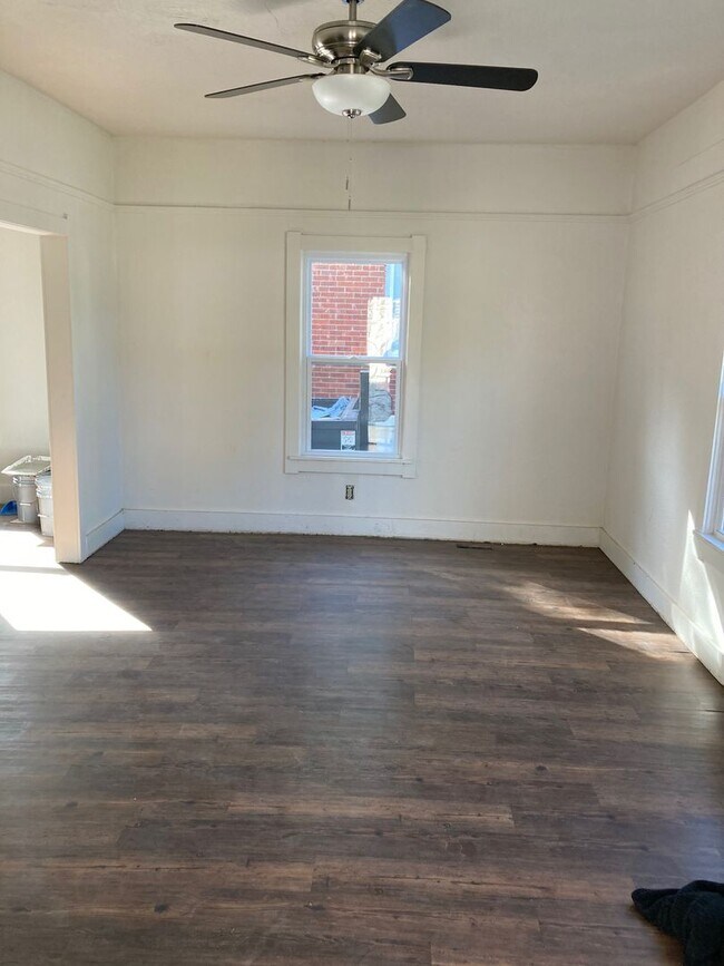 Building Photo - COLLEGE PRE-LEASING