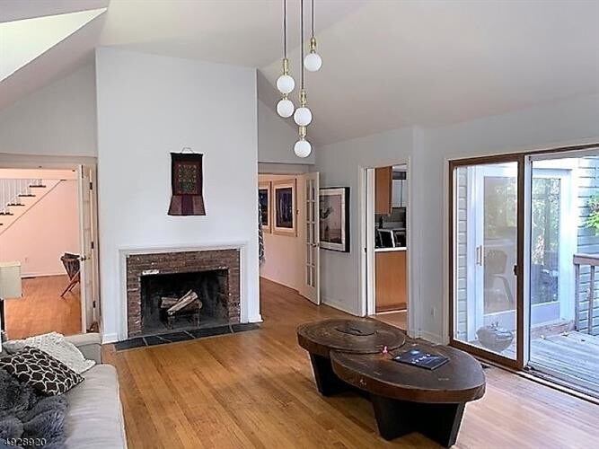 Primary Photo - 20 Ridge Rd