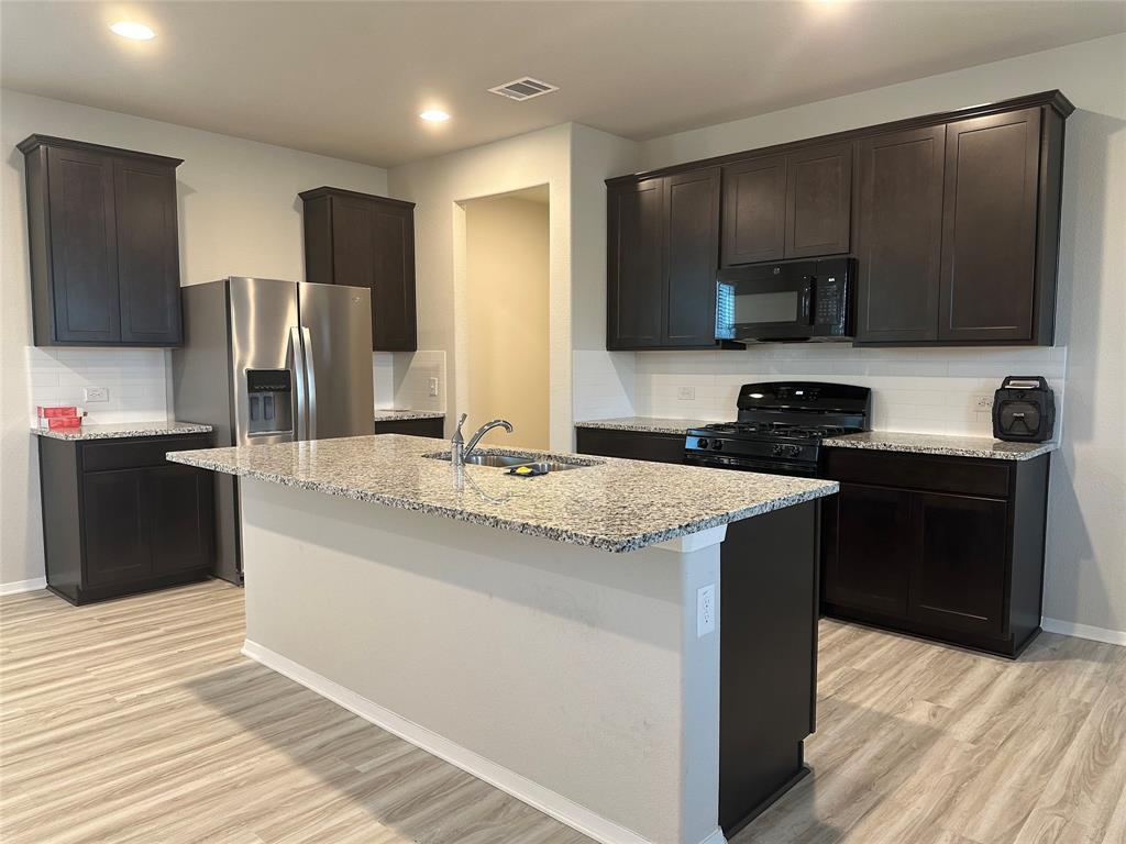 Foto principal - 240 Tall Grass Dr