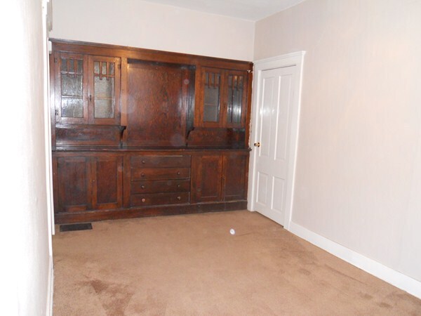 Bedroom with builtin cabinet - 1645 Laramie St