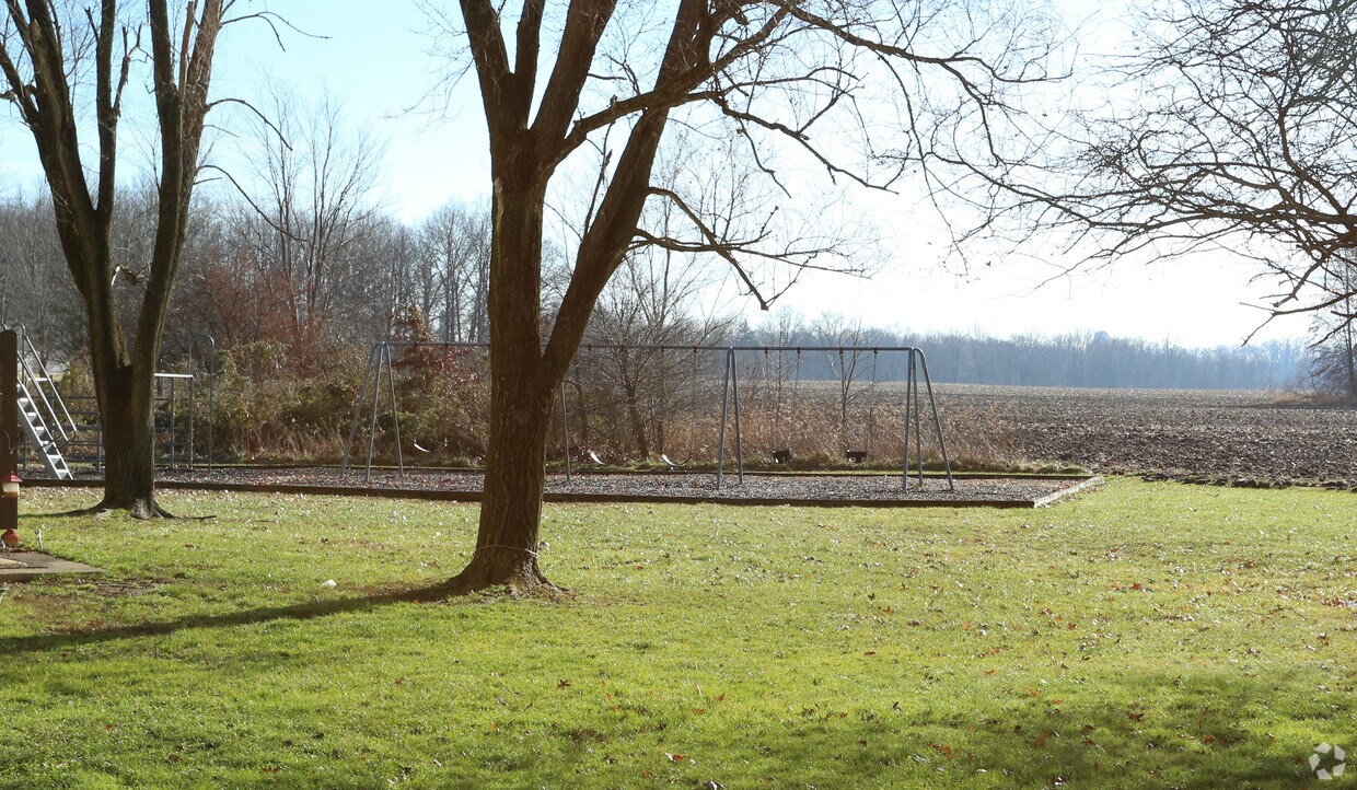 Foto principal - Country Village Apartments