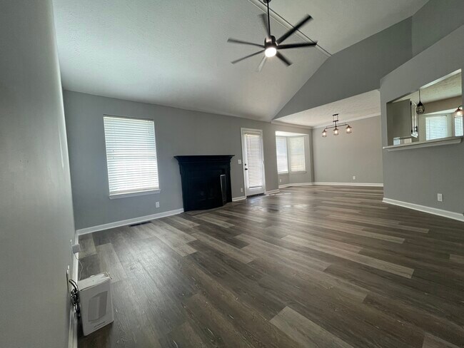 Foto del edificio - 814 Allison Ct