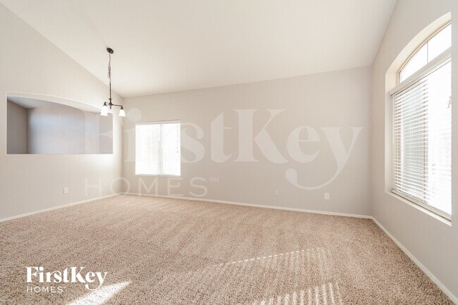 Foto del edificio - 8560 W Vogel Ave