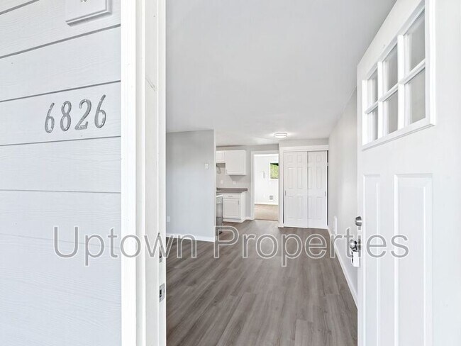 Foto del edificio - 6822 N Richmond Ave