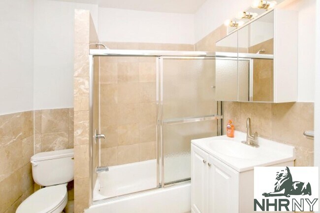 Building Photo - 32 West 37th Street
