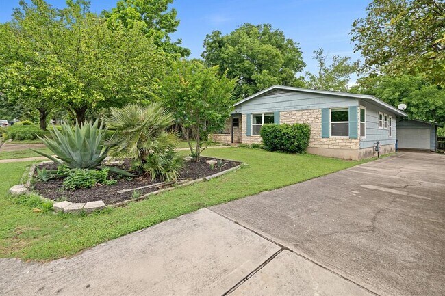 Foto del edificio - 1422 Yorkshire Dr