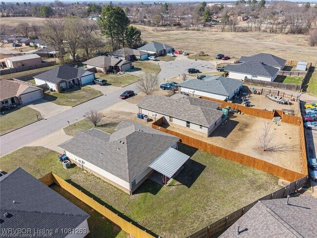 Foto del edificio - 7223 Cheryl Ln