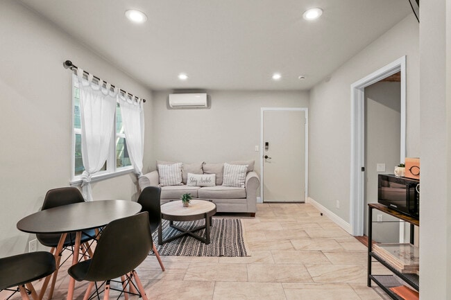 Living room area - 610 E Fairview Blvd