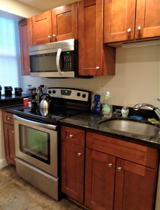 Foto del edificio - 1100 Beacon St
