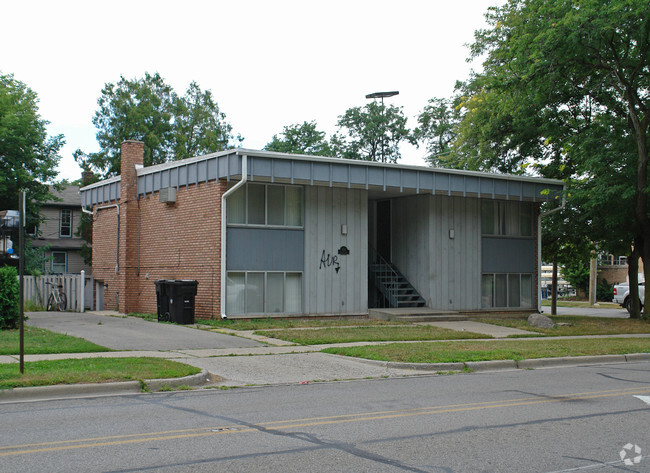 Building Photo - 402 Hill St