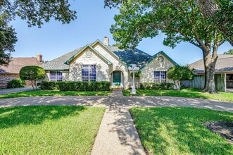 Building Photo - 705 Berkley Dr