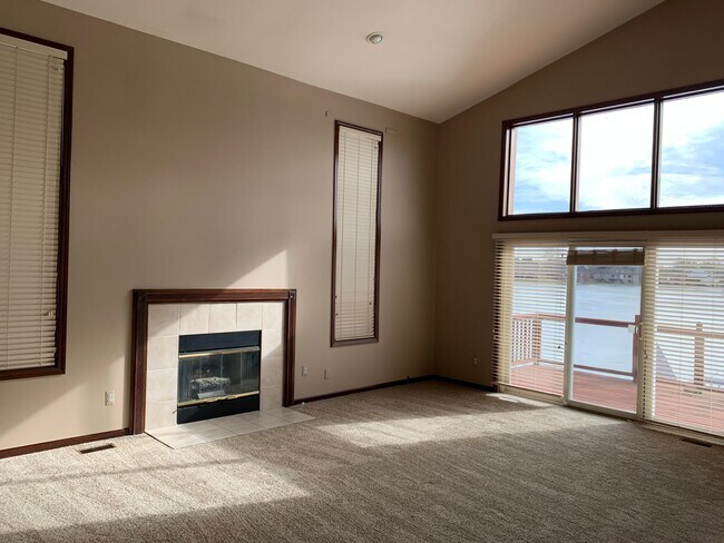 Foto del edificio - 1698 Mackwood Rd