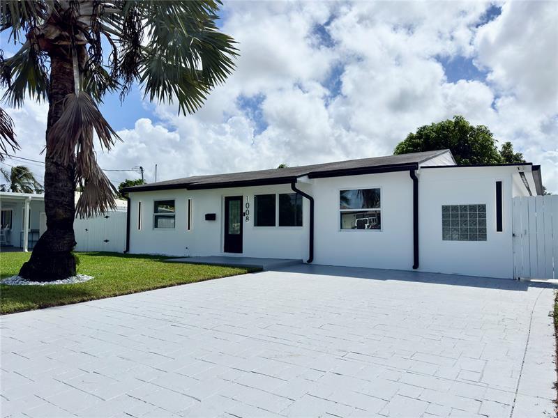 Primary Photo - 1008 Mango Isle