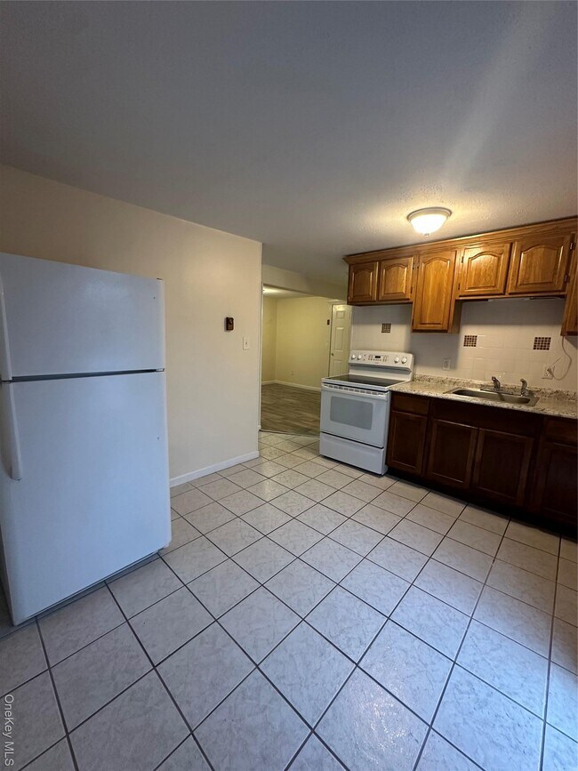 Foto del edificio - 1 Huron Dr