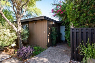 Building Photo - 5701 N Glen Creek Dr