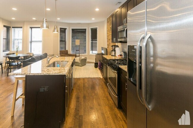 Foto del edificio - 1218 W Diversey Pkwy