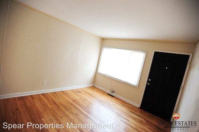 Foto del edificio - 219 N Spring St