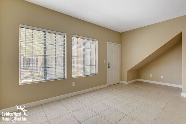 Foto del edificio - Stunning 2Bdm 2Ba Condo in a Lovely Gated ...