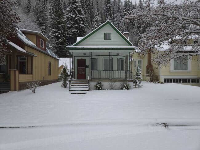 Foto del edificio - Nice house with a huge garage