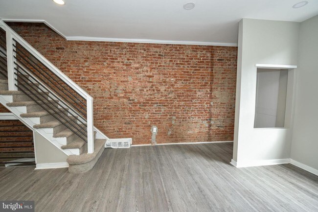 Building Photo - 2074 E Lippincott St