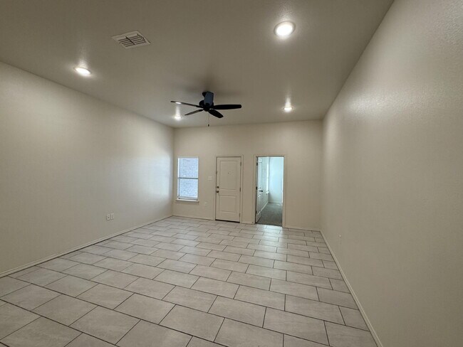 Foto del edificio - 5834 Virginia Ave