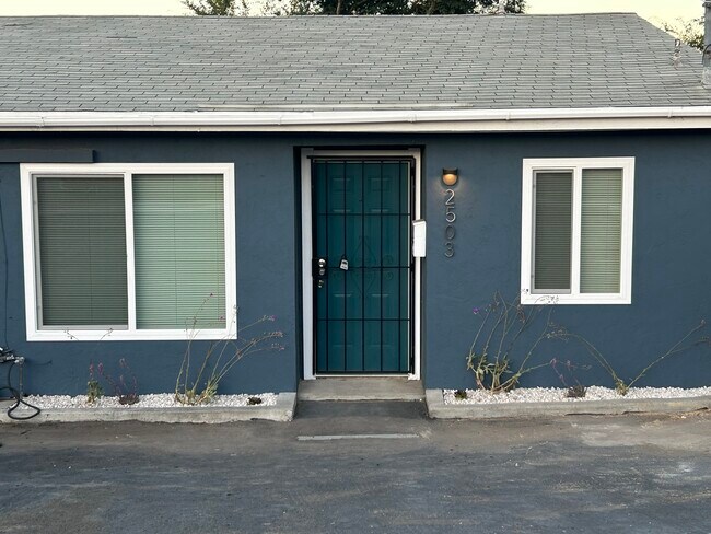 Building Photo - 2503 Glebe Rd