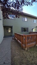 Building Photo - 23 Cypress Ct