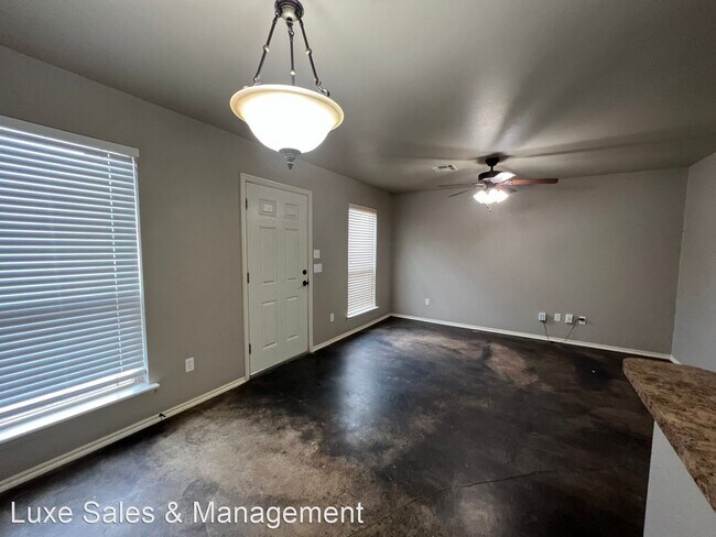 Building Photo - 2 br, 1 bath House - 2320 NW 16th St