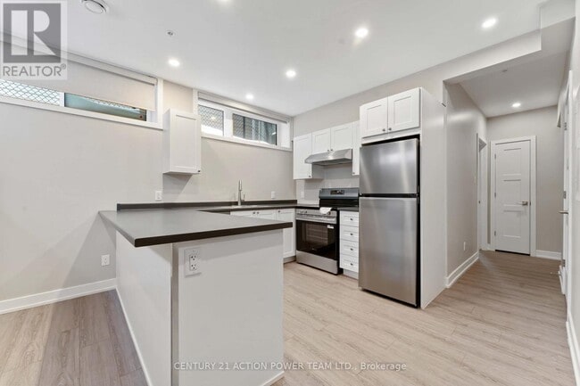 Building Photo - 280 Lévis Ave